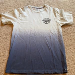 Boys volcom tee size Large.